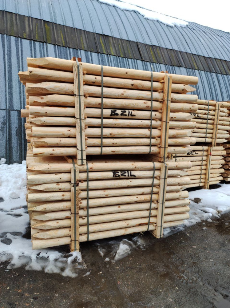 Cundy Peeled Wooden Stakes